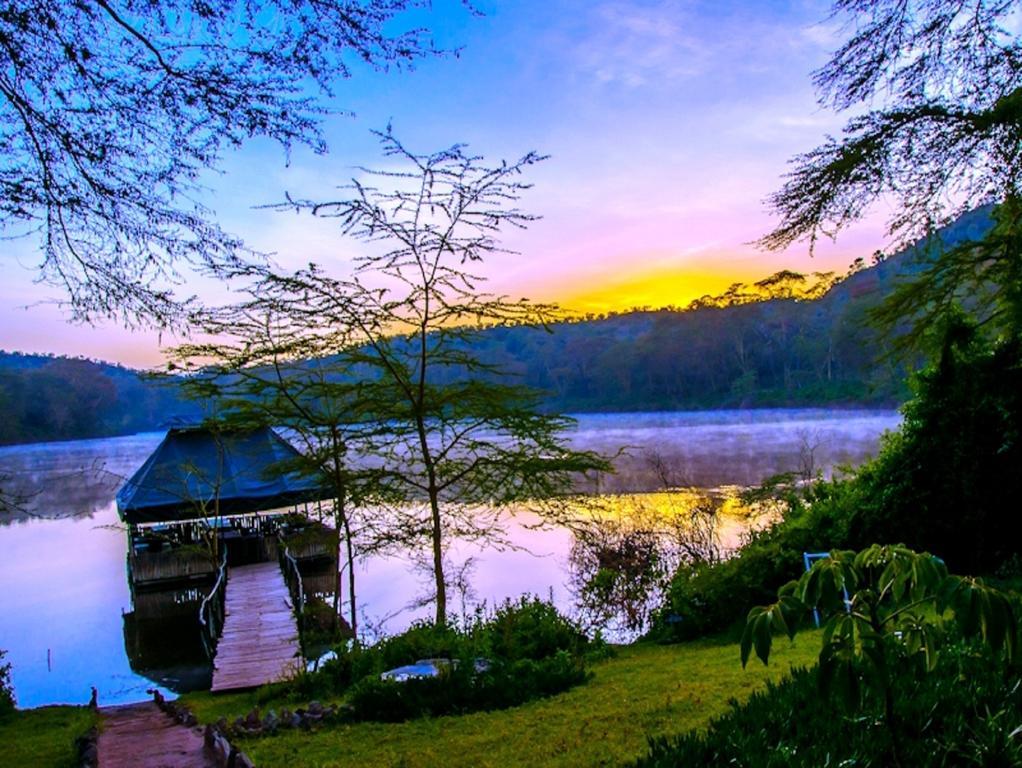 Crater Lake Tented Camp And Game Sanctuary ナイバシャ エクステリア 写真