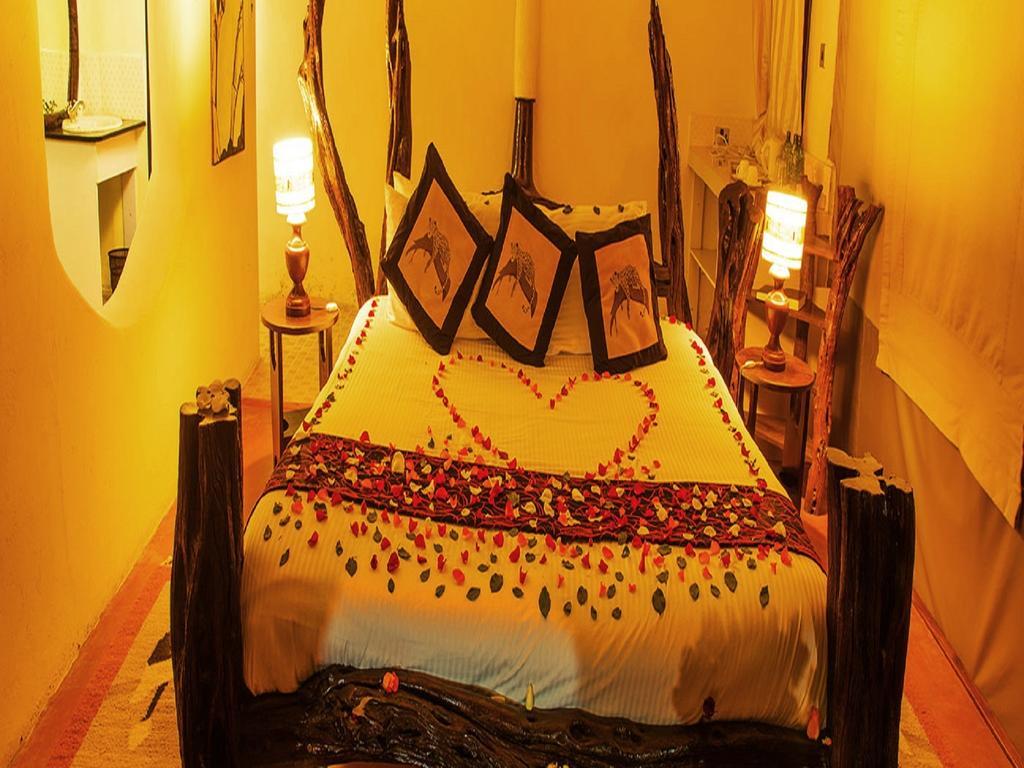 Crater Lake Tented Camp And Game Sanctuary ナイバシャ エクステリア 写真