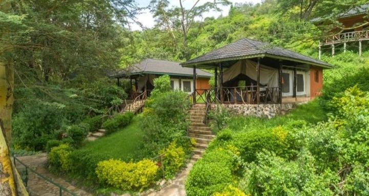 Crater Lake Tented Camp And Game Sanctuary ナイバシャ エクステリア 写真