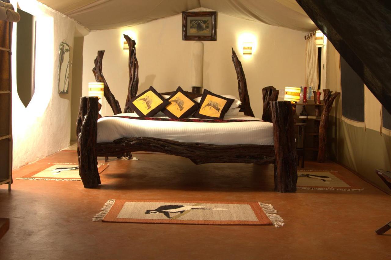 Crater Lake Tented Camp And Game Sanctuary ナイバシャ エクステリア 写真