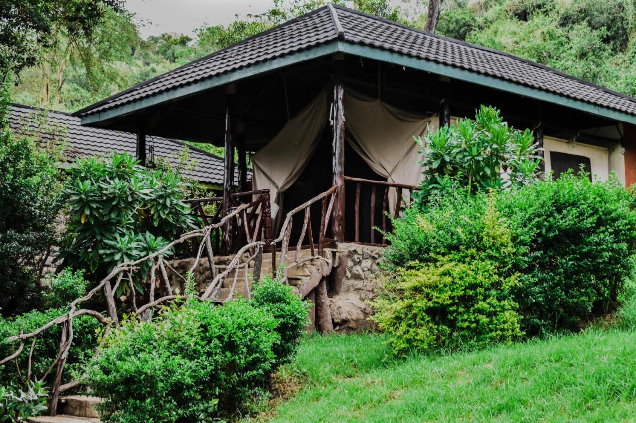 Crater Lake Tented Camp And Game Sanctuary ナイバシャ エクステリア 写真